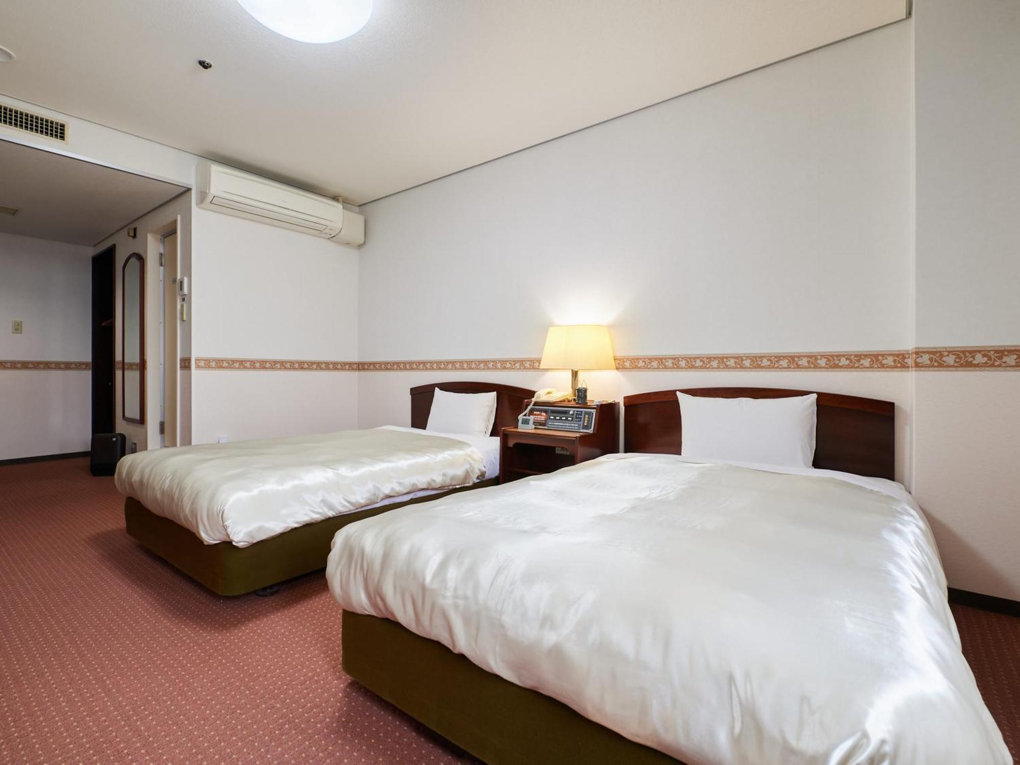 Ecohotel Toyama Station Exterior foto